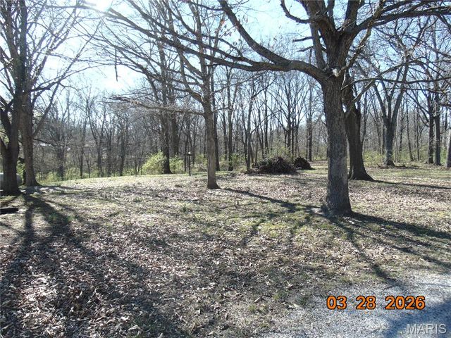 8711 7 Hills Drive, Alton, IL 62002
