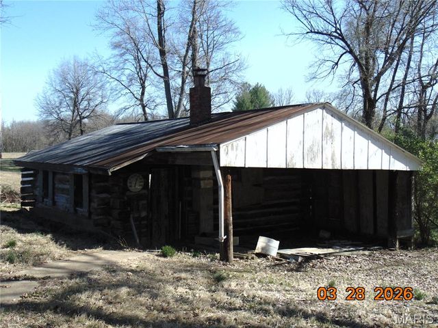 8711 7 Hills Drive, Alton, IL 62002