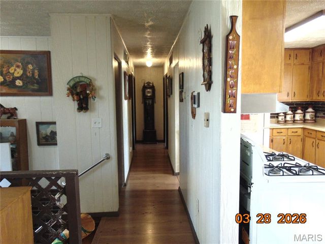 8711 7 Hills Drive, Alton, IL 62002