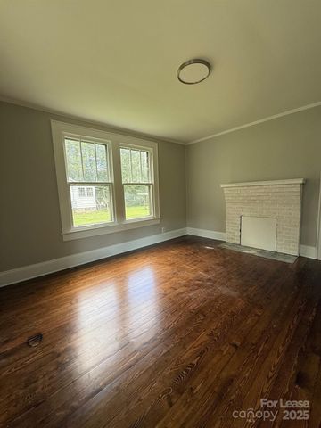 515 26th Street SW, Hickory, NC 28602