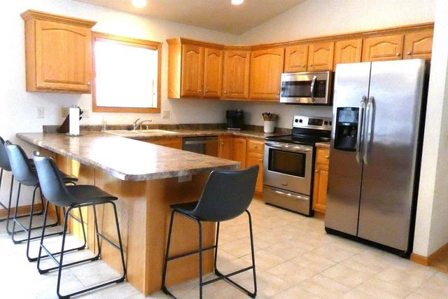 2356 DEER PRAIRIE DRIVE, Neenah, WI 54956