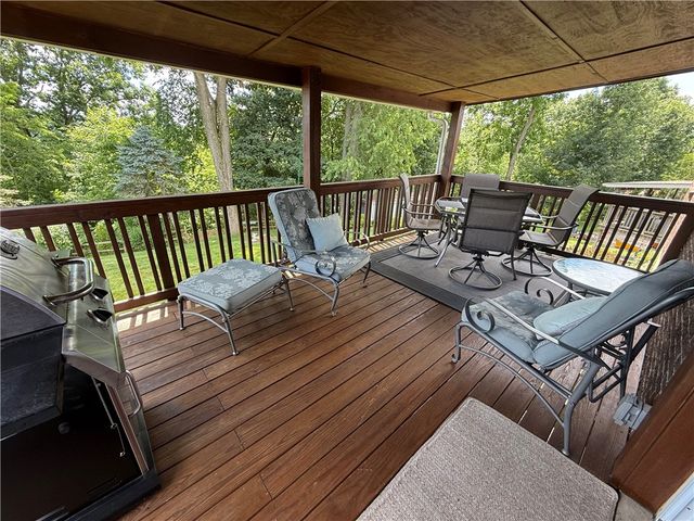 1484 Loretta Dr, Penn Hills, PA 15235