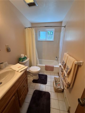1484 Loretta Dr, Penn Hills, PA 15235