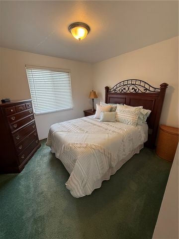 1484 Loretta Dr, Penn Hills, PA 15235