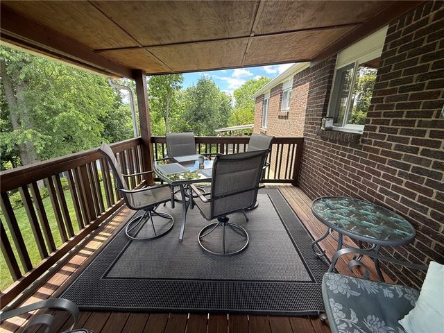 1484 Loretta Dr, Penn Hills, PA 15235