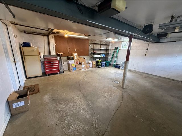1484 Loretta Dr, Penn Hills, PA 15235