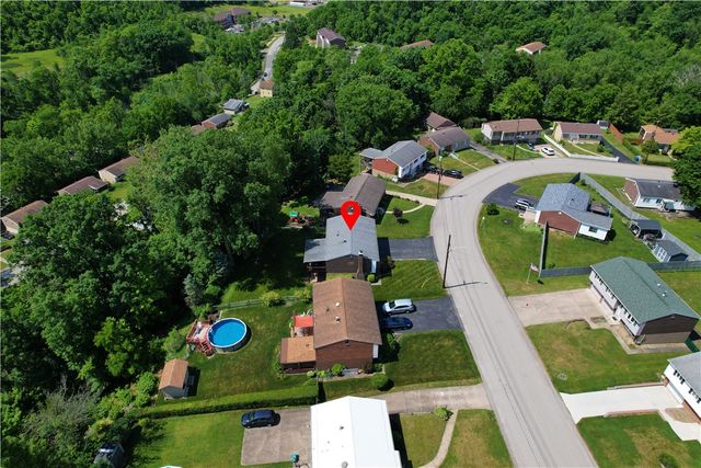 1484 Loretta Dr, Penn Hills, PA 15235