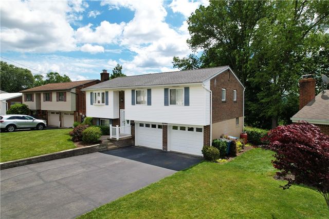 1484 Loretta Dr, Penn Hills, PA 15235