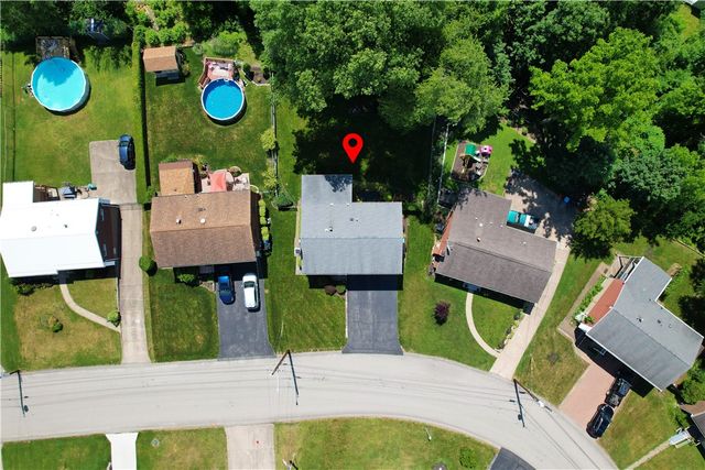 1484 Loretta Dr, Penn Hills, PA 15235