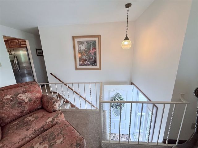 1484 Loretta Dr, Penn Hills, PA 15235