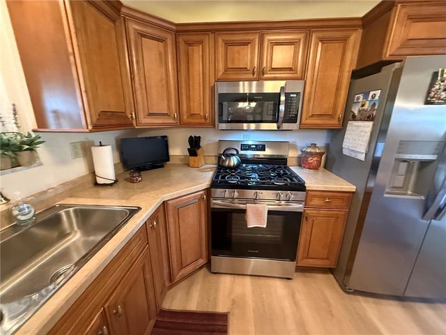 1484 Loretta Dr, Penn Hills, PA 15235