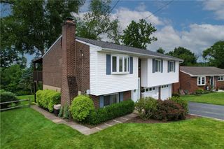1484 Loretta Dr, Penn Hills, PA 15235