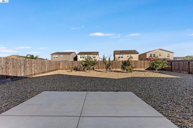 4577 Isabel Ct, Merced, CA 95348