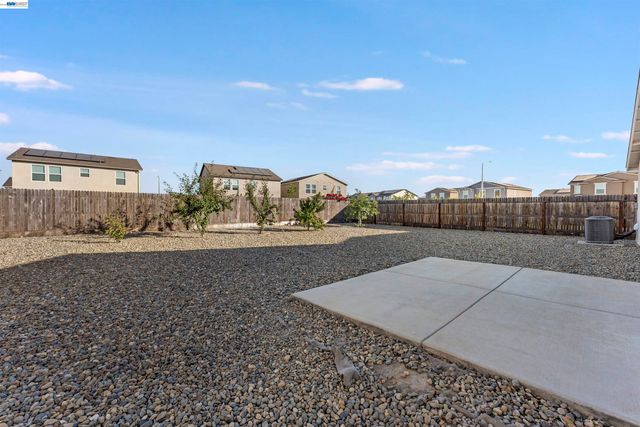 4577 Isabel Ct, Merced, CA 95348