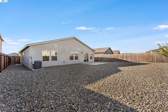 4577 Isabel Ct, Merced, CA 95348