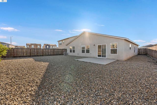 4577 Isabel Ct, Merced, CA 95348