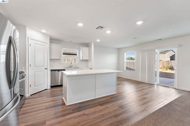 4577 Isabel Ct, Merced, CA 95348