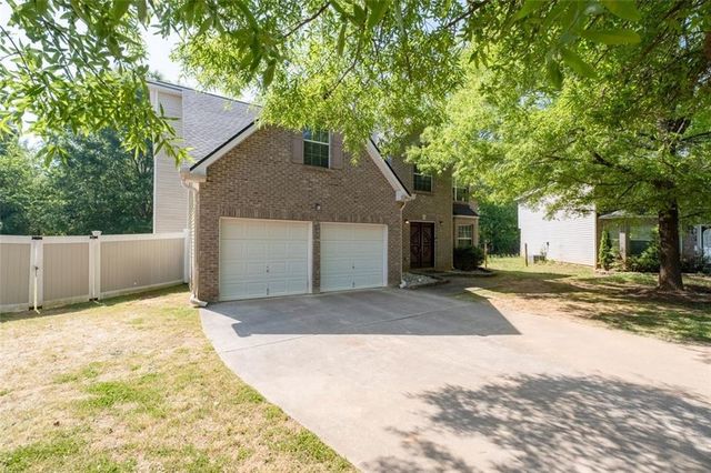 385 Kentwood Springs Drive, Hampton, GA 30228
