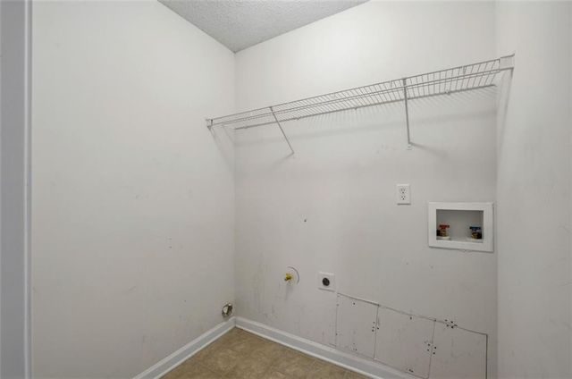385 Kentwood Springs Drive, Hampton, GA 30228
