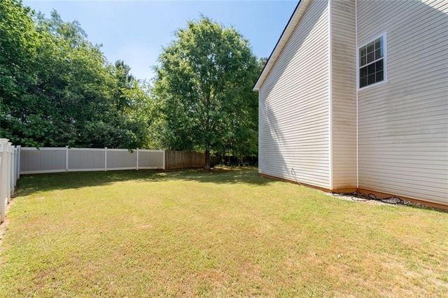 385 Kentwood Springs Drive, Hampton, GA 30228