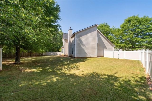 385 Kentwood Springs Drive, Hampton, GA 30228