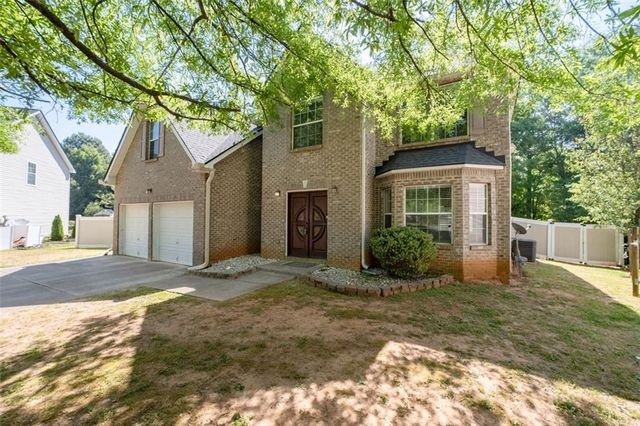 385 Kentwood Springs Drive, Hampton, GA 30228