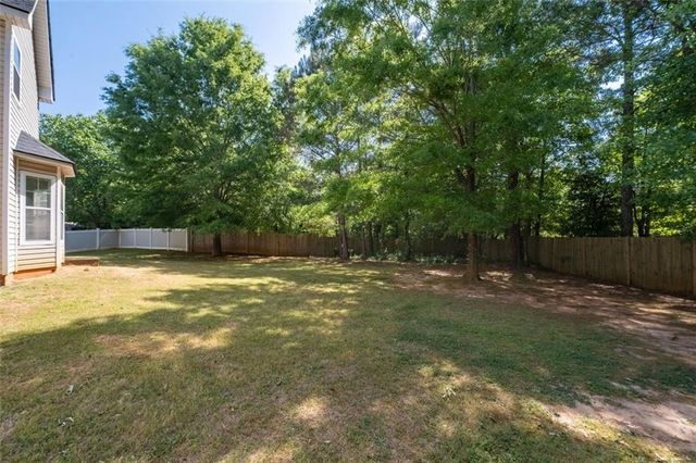 385 Kentwood Springs Drive, Hampton, GA 30228