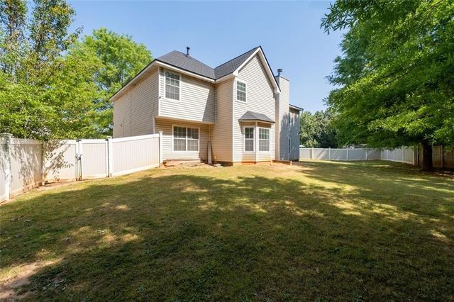 385 Kentwood Springs Drive, Hampton, GA 30228