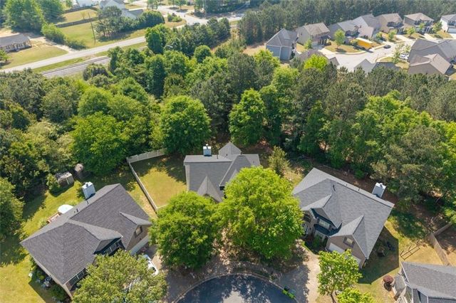 385 Kentwood Springs Drive, Hampton, GA 30228