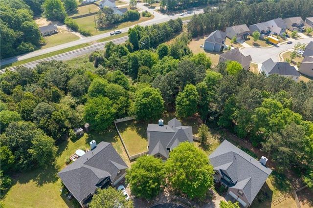 385 Kentwood Springs Drive, Hampton, GA 30228