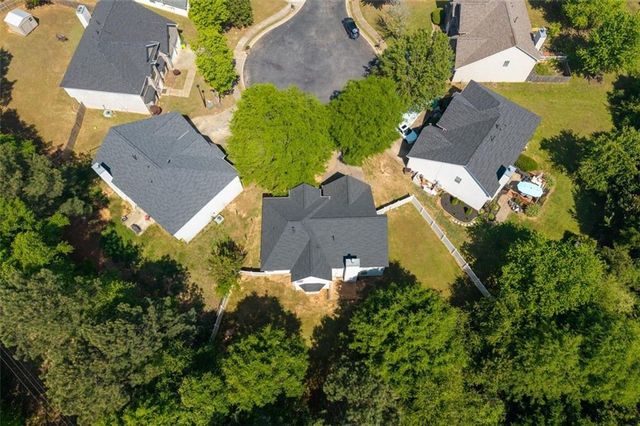 385 Kentwood Springs Drive, Hampton, GA 30228