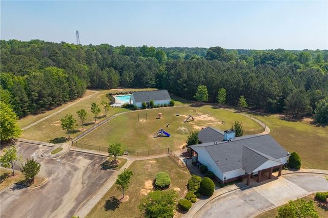 385 Kentwood Springs Drive, Hampton, GA 30228