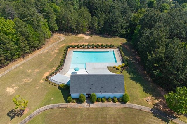 385 Kentwood Springs Drive, Hampton, GA 30228