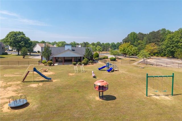 385 Kentwood Springs Drive, Hampton, GA 30228