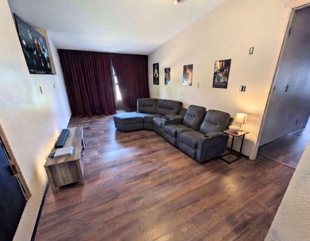 308 Ranch Circle, Enid, OK 73703