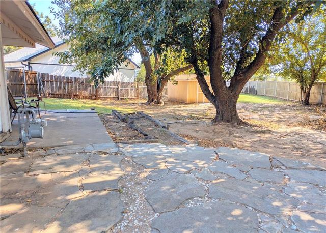 308 Ranch Circle, Enid, OK 73703
