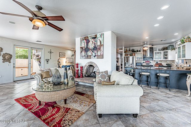 657 S Placita Del Desierto, Green Valley, AZ 85614