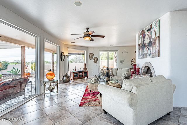 657 S Placita Del Desierto, Green Valley, AZ 85614