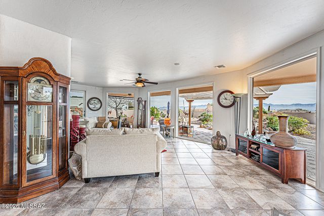 657 S Placita Del Desierto, Green Valley, AZ 85614