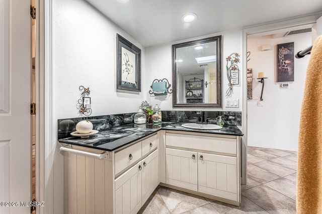 657 S Placita Del Desierto, Green Valley, AZ 85614