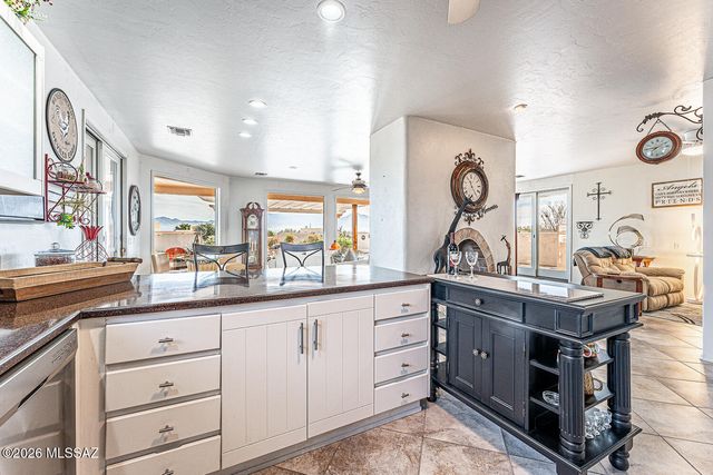 657 S Placita Del Desierto, Green Valley, AZ 85614