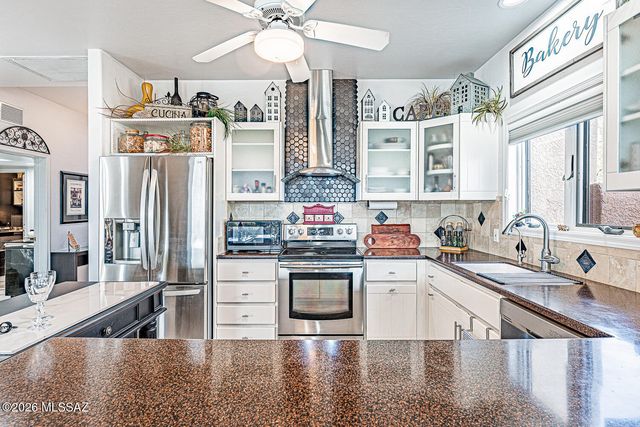 657 S Placita Del Desierto, Green Valley, AZ 85614