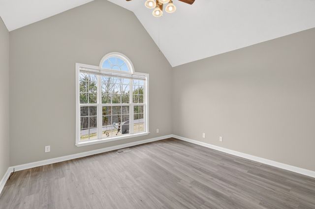 210 Matt Dr, Bell Buckle, TN 37020