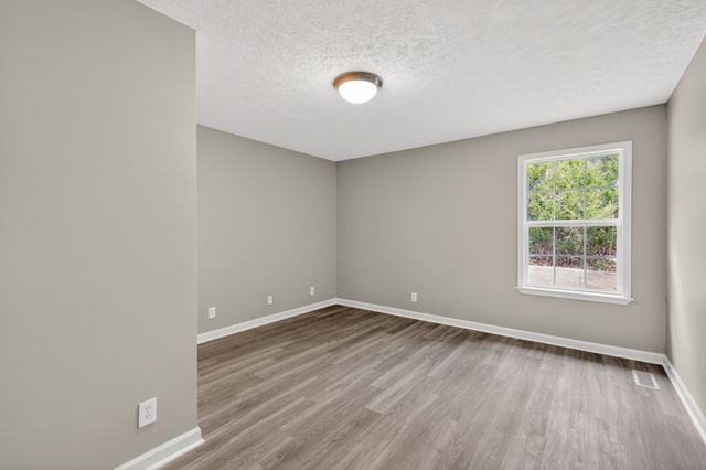 210 Matt Dr, Bell Buckle, TN 37020