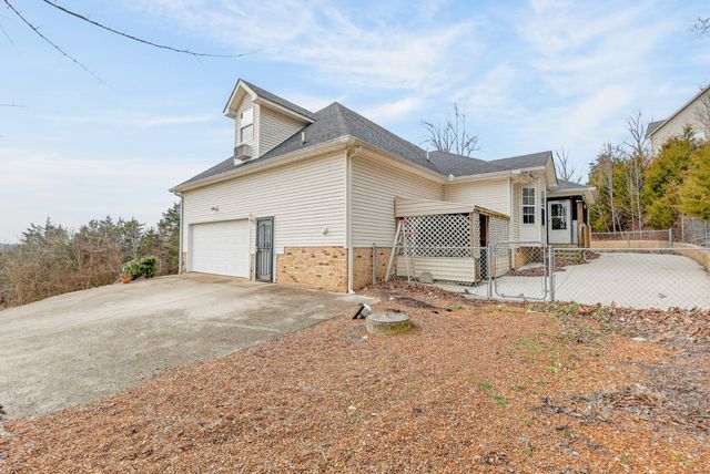 210 Matt Dr, Bell Buckle, TN 37020