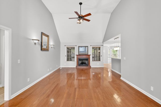 210 Matt Dr, Bell Buckle, TN 37020