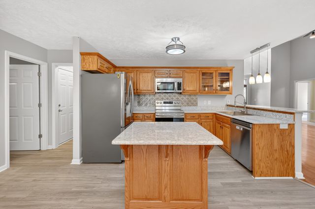 210 Matt Dr, Bell Buckle, TN 37020