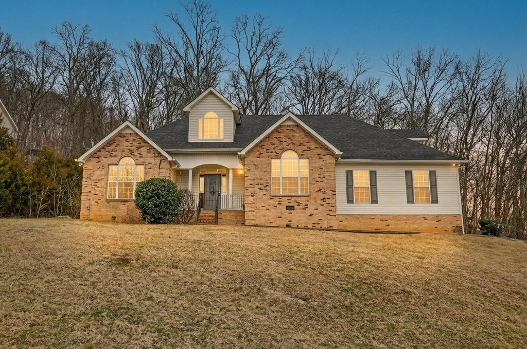 210 Matt Dr, Bell Buckle, TN 37020