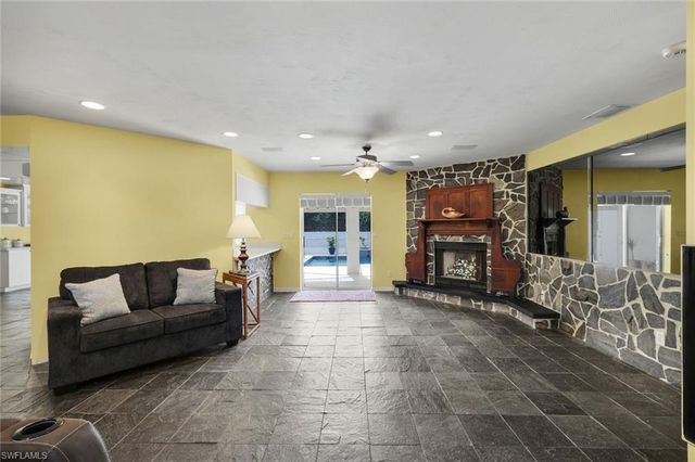 6029 & 6031 Higgins AVE, Fort Myers, FL 33905