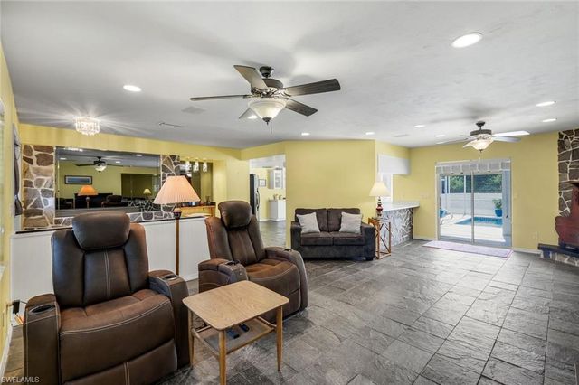 6029 & 6031 Higgins AVE, Fort Myers, FL 33905